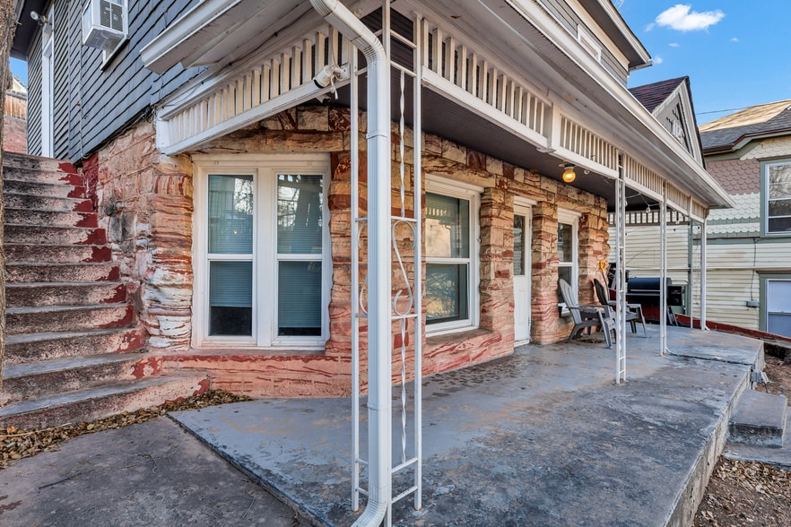 Front patio - 1125 Manitou Ave