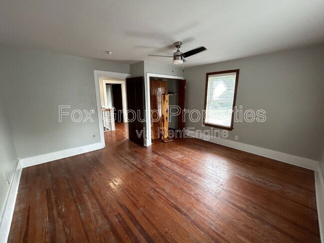 Building Photo - 348 W McLelland Ave