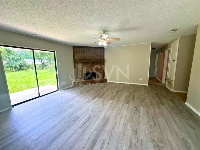 Building Photo - 9730 Trailwood Dr S