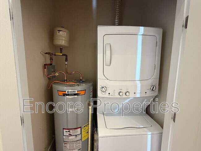 Building Photo - 510 E Broad St