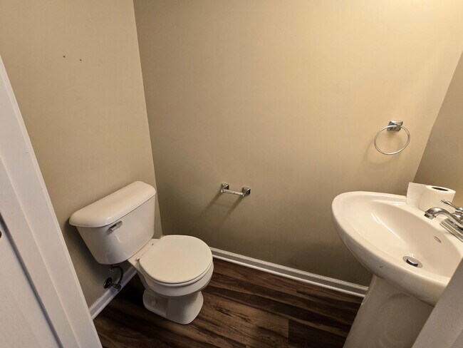 Building Photo - 541B PATRIOT PARK CT, CLARKSVILLE, TN 37042