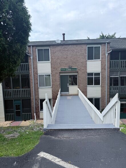 Primary Photo - 1506 Summit Pointe