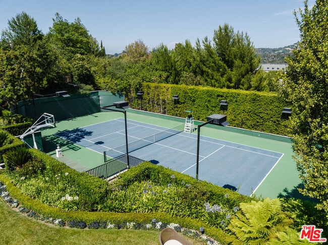 Building Photo - 24 Beverly Park Terrace