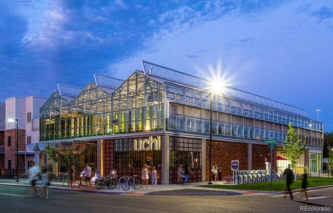 Building Photo - 2525 Arapahoe St