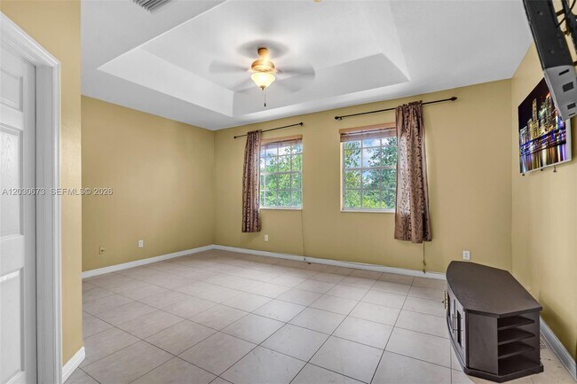 Building Photo - 5149 SW 137th Ave