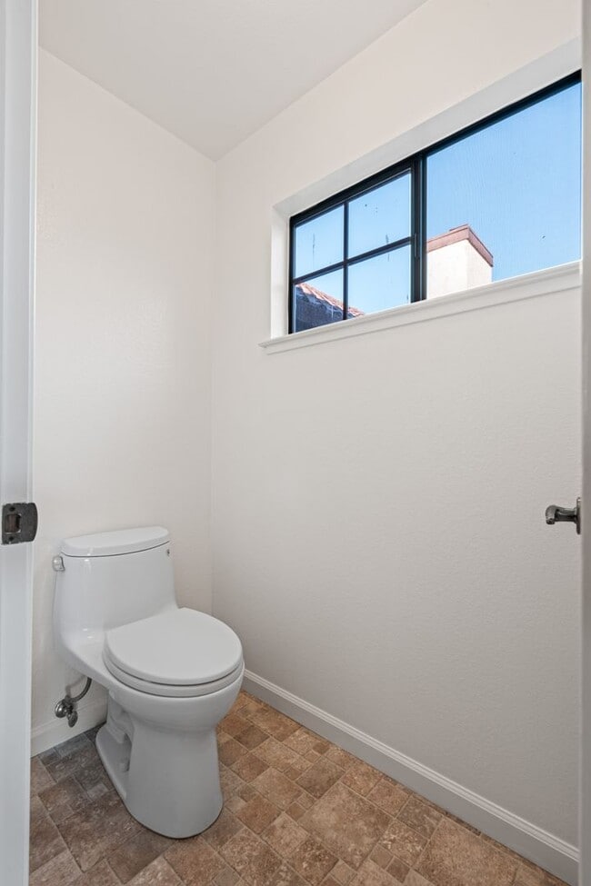 Building Photo - 14408 Outrigger Dr