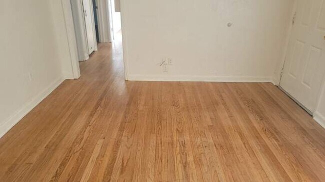 Building Photo - 5016 S Olie Pl