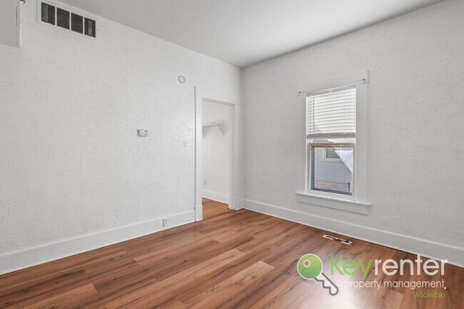 Building Photo - N Jefferson Duplex