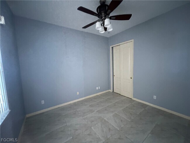 Building Photo - 3023 Lake Manatee Ct