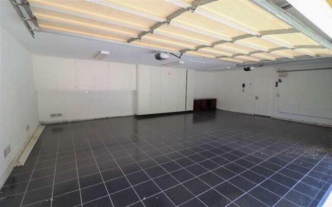 Building Photo - 40 Saddlebow Rd