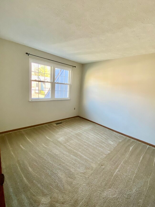 Building Photo - 30 Monmouth Dr