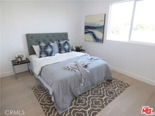 Building Photo - 1136 Queen Anne Pl