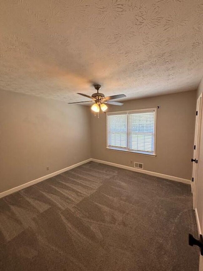 Building Photo - Beautifully Renovated 3-Bedroom, 2-Bath Ranch Home on Full Basement!