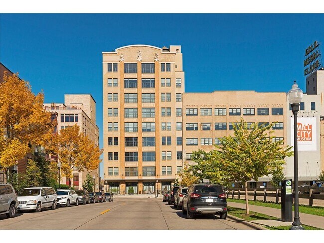 Building Photo - 545 S 2nd St