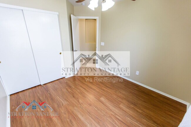 Building Photo - 7420 W Los Gatos Dr