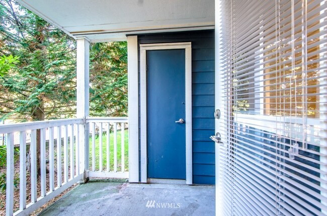 Building Photo - Beautifully updated 1 bedroom next to Bitt...