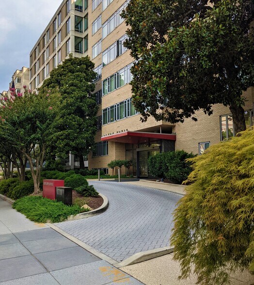 Building Photo - 1711 Massachusetts Ave NW