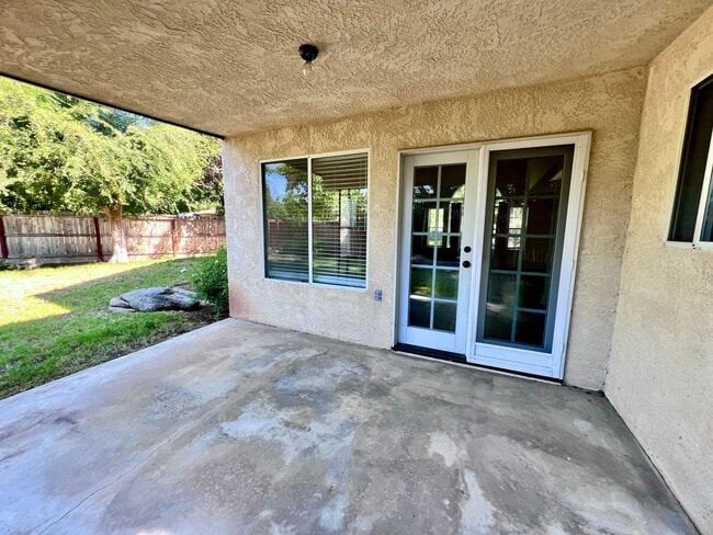 Building Photo - $2,495 Shepherd & Maple, 3 Bedroom 3 full ...