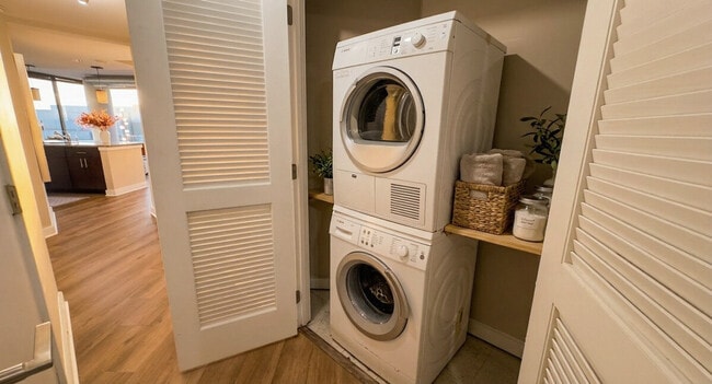 Building Photo - 1901 9th St NW