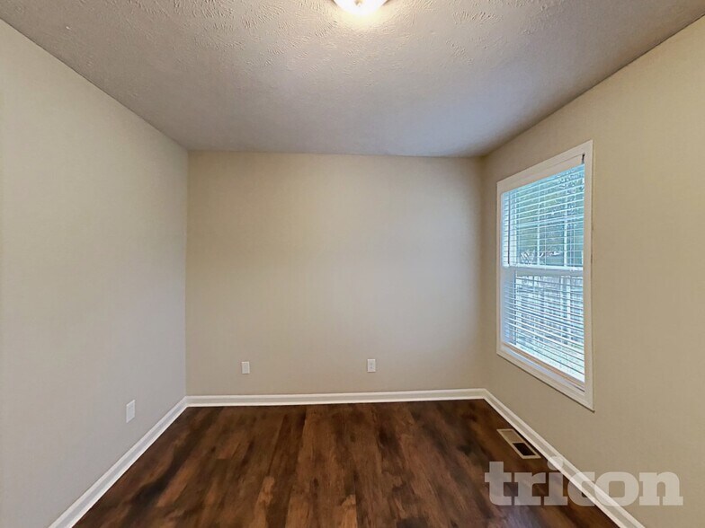 Building Photo - 1218 Bolton Dr