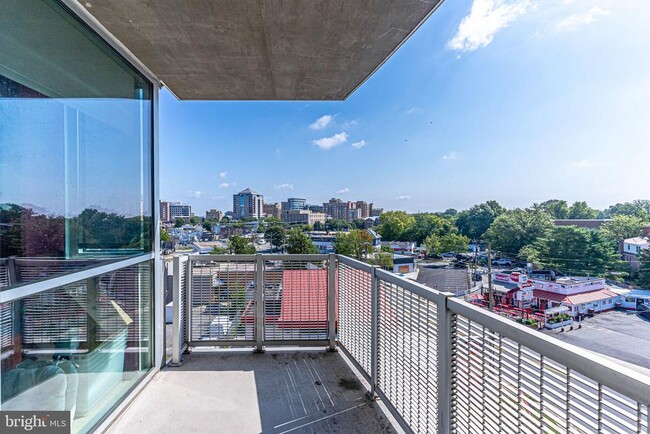 Building Photo - 3409 Wilson Blvd