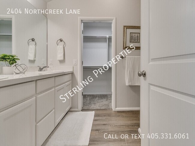Building Photo - 2404 Northcreek Ln