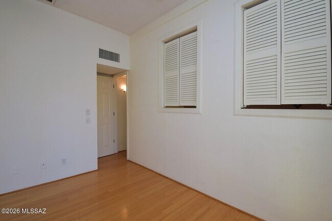 Building Photo - 1200 E River Rd