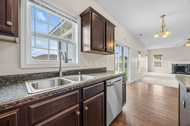 Building Photo - Welcome to Carolina Plantations!