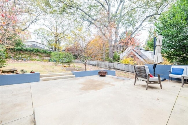 Building Photo - 360 8th St NE