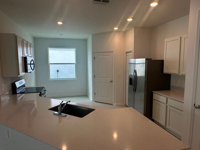 Building Photo - Stunning new construction 3/2 in Wynnstone Gated Community of Davenport.  Available now!