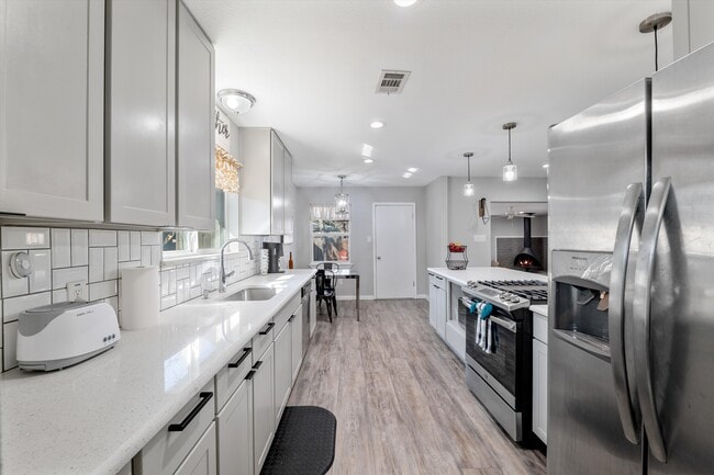Building Photo - 2753 Larkspur Ln