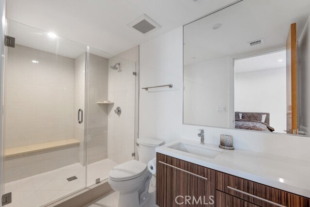 Building Photo - 16518 Moorpark St