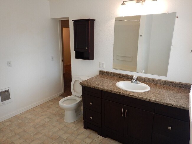 Building Photo - 0467