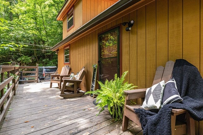 Building Photo - Move In Ready!!