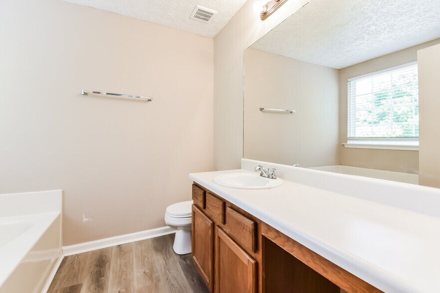Building Photo - 125 Holly Mill Village Dr