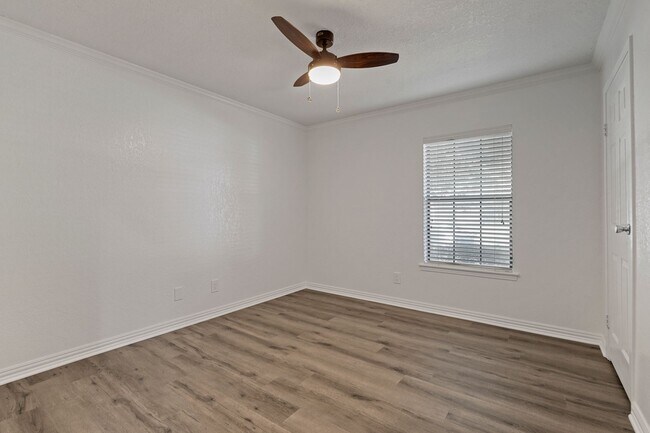 Building Photo - Excellent 3-2-2 Flower Mound Home located ...