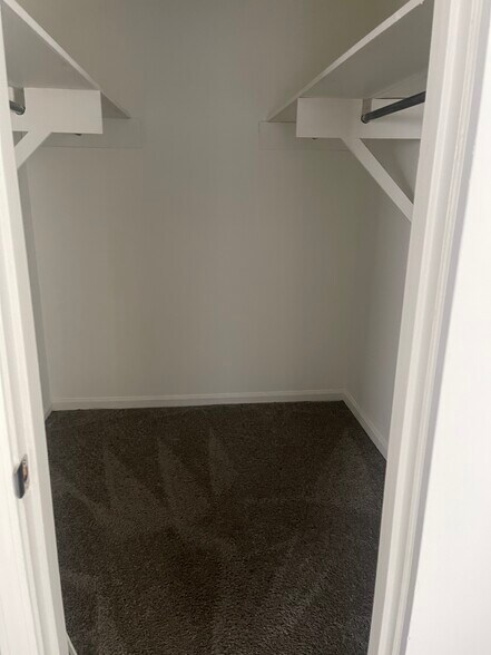 Building Photo - 41 Battery Walk Ct