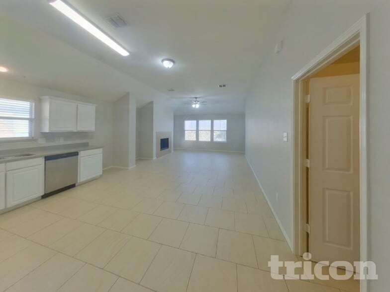 Building Photo - 5417 Elk Ridge Dr