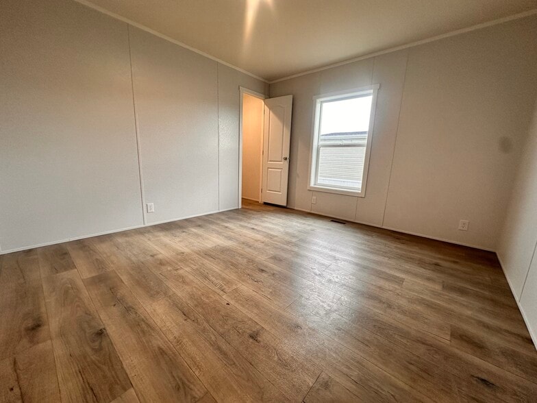 Building Photo - 30 Lapin St