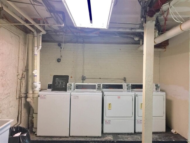 Building Photo - 57 Corbin Ave