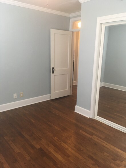 Building Photo - 3825 Yale Ave
