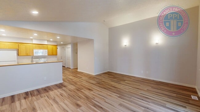 Building Photo - Quiet Living  In Sandy  on Cascadia Villag...
