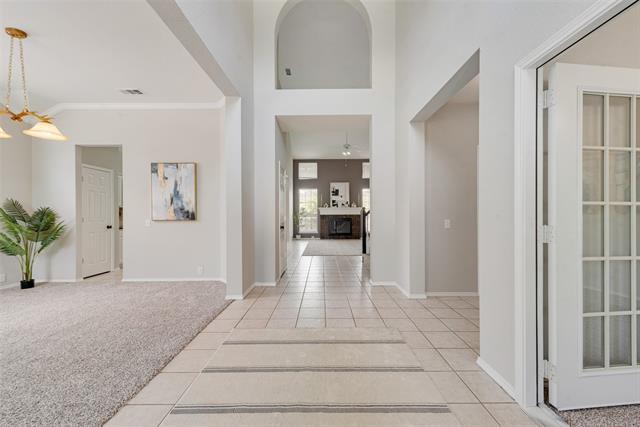 Building Photo - 3320 Chantilly Dr
