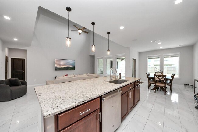 Building Photo - 21638 Laggan Clf Ln