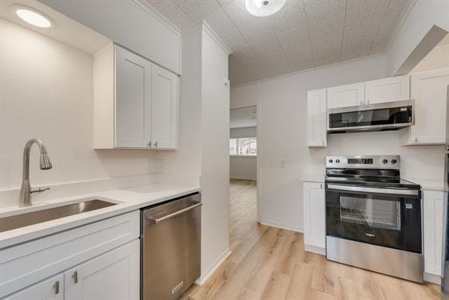 Building Photo - 3728 W Beverly Dr