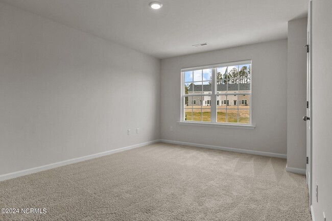 Building Photo - 2305 Gracie Ln