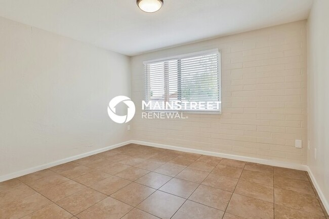 Building Photo - 7416 W Glenrosa Ave