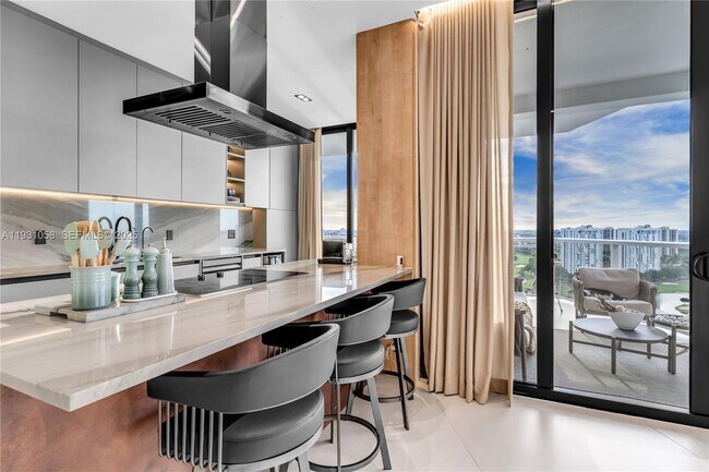 Building Photo - 20281 E Country Club Dr