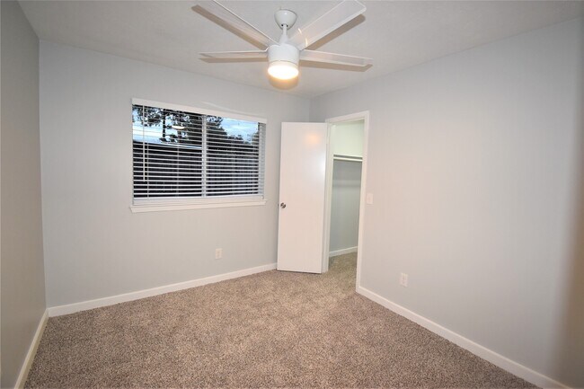 Building Photo - 18058 Brooknoll Dr