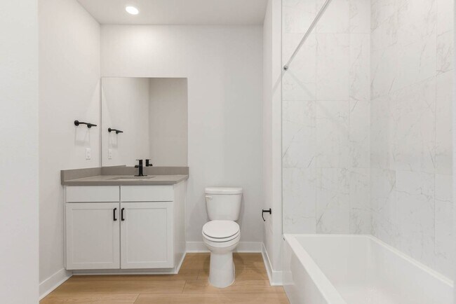 Building Photo - 6901 NE 184th Ln